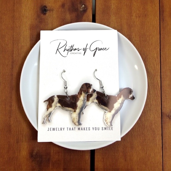 Brittany Dog Earrings - Jewelry for Dog Lovers and Bird Hunting Enthusiasts - Picture 1 of 7